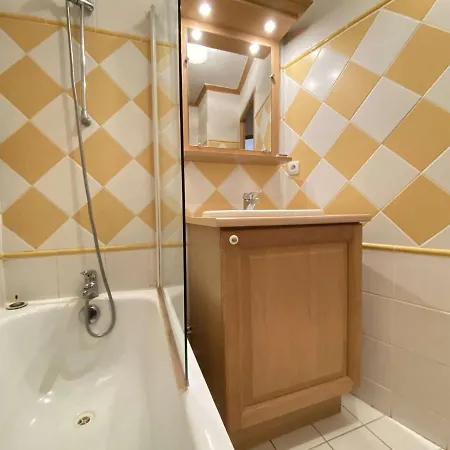 à Praz-sur-arly, Proche Village Et Pistes, Balcon, Parking, Piscine, 4 Pers - Fr-1-603-18 *